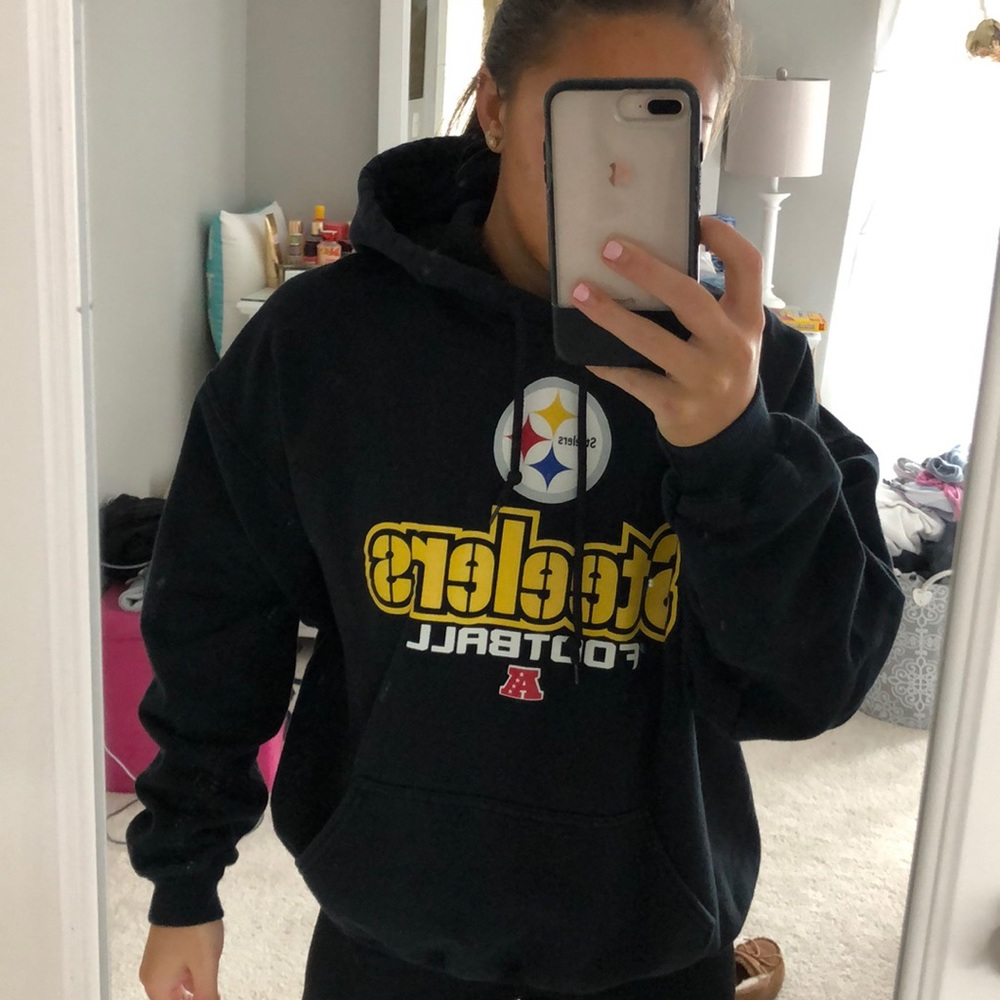 steele’s sports team hoodie